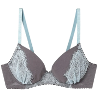 プチバストをキレイに見せるブラ