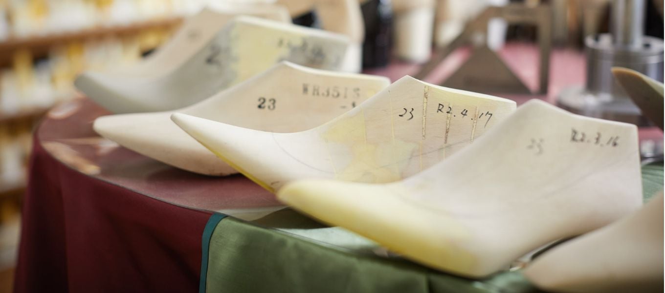 「Ｓ字歩行」をサポートする木型と豊富なサイズ展開1
