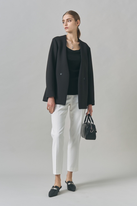 CUP IN SQUARE NECK LONG T-SHIRT JCW557 モデル画像