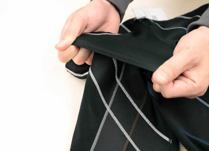 本体部分はかなりストレッチ性があり、やわらかい