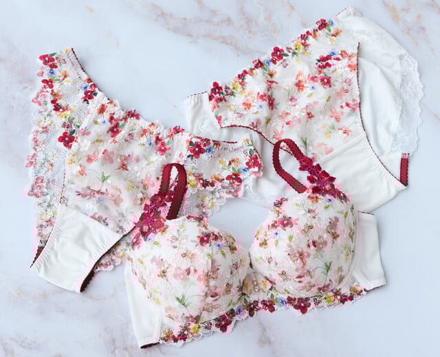 きっと誰もが好きになる♡たくさんの女性に愛され続ける「ウイング／レシアージュ」の魅力って？